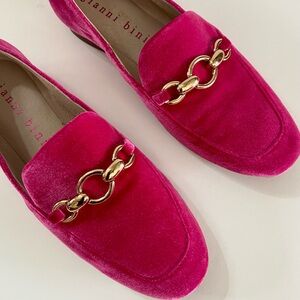 Gianni Bini pink velvet gold chain loafer